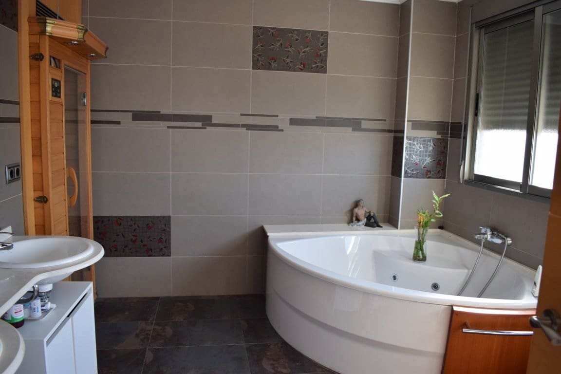 3 chambre Maison de Ville à vendre à Casinos avec garage - 198 000 € (Ref: 7988808)