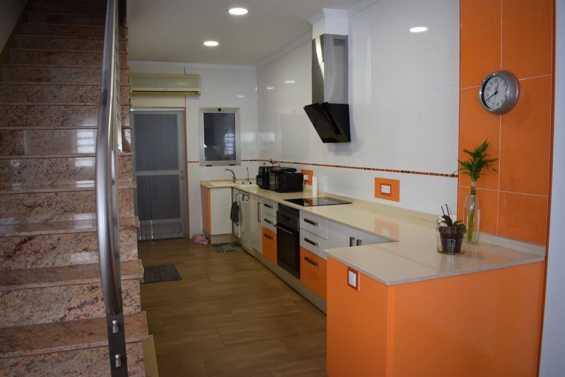 3 chambre Maison de Ville à vendre à Casinos avec garage - 198 000 € (Ref: 7988808)