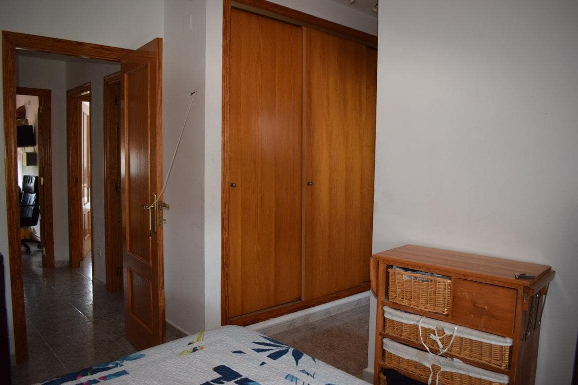 4 bedroom Terraced Villa for sale in Serra with garage - € 275,000 (Ref: 7994764)