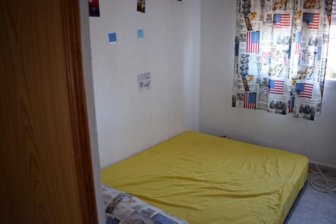 4 bedroom Terraced Villa for sale in Serra with garage - € 275,000 (Ref: 7994764)