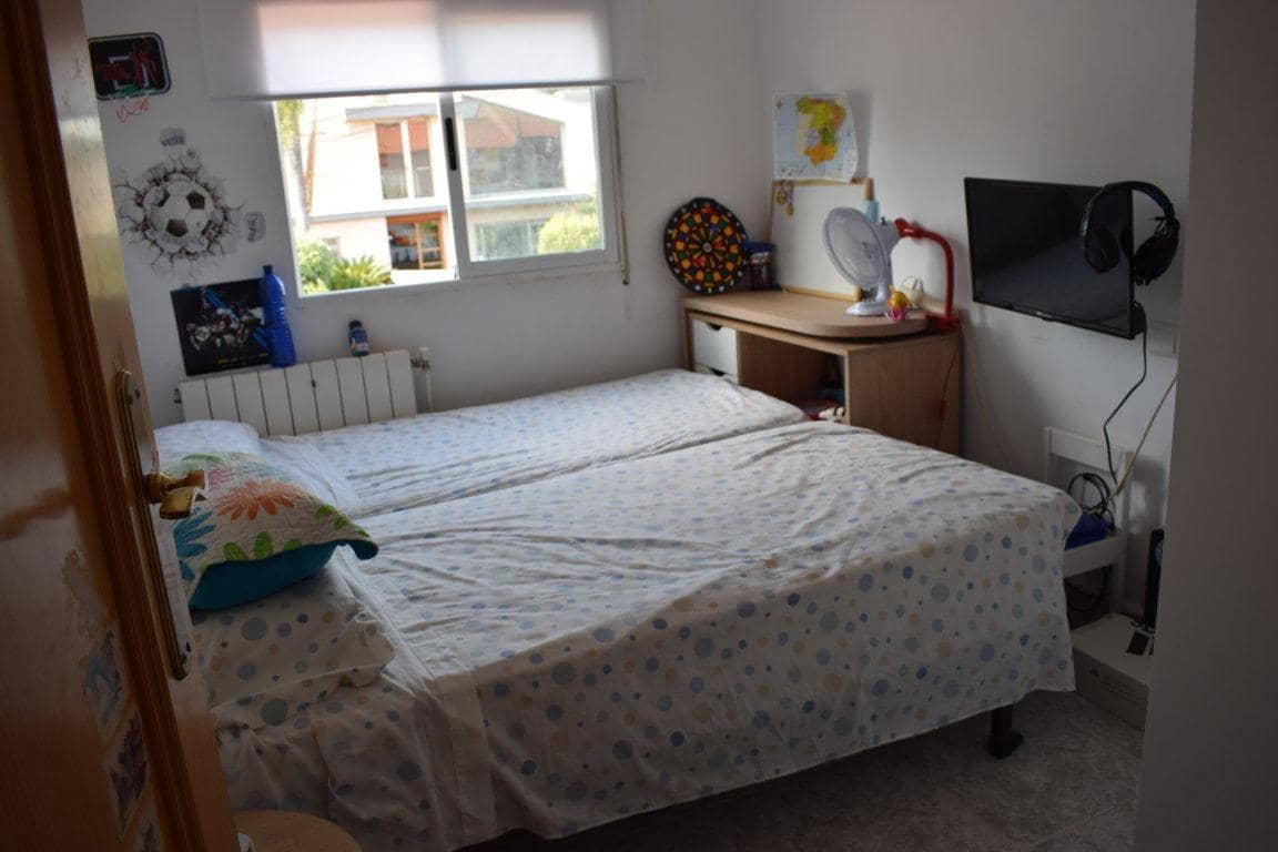 4 bedroom Terraced Villa for sale in Serra with garage - € 275,000 (Ref: 7994764)