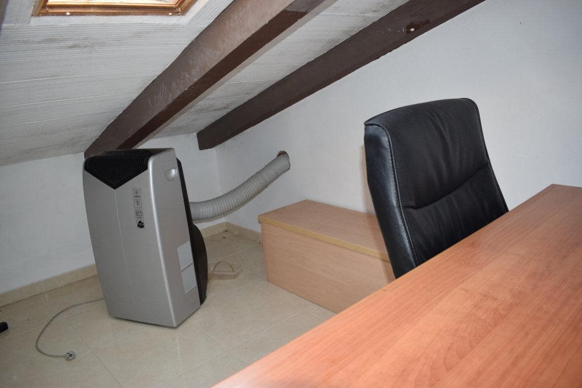 4 bedroom Terraced Villa for sale in Serra with garage - € 275,000 (Ref: 7994764)