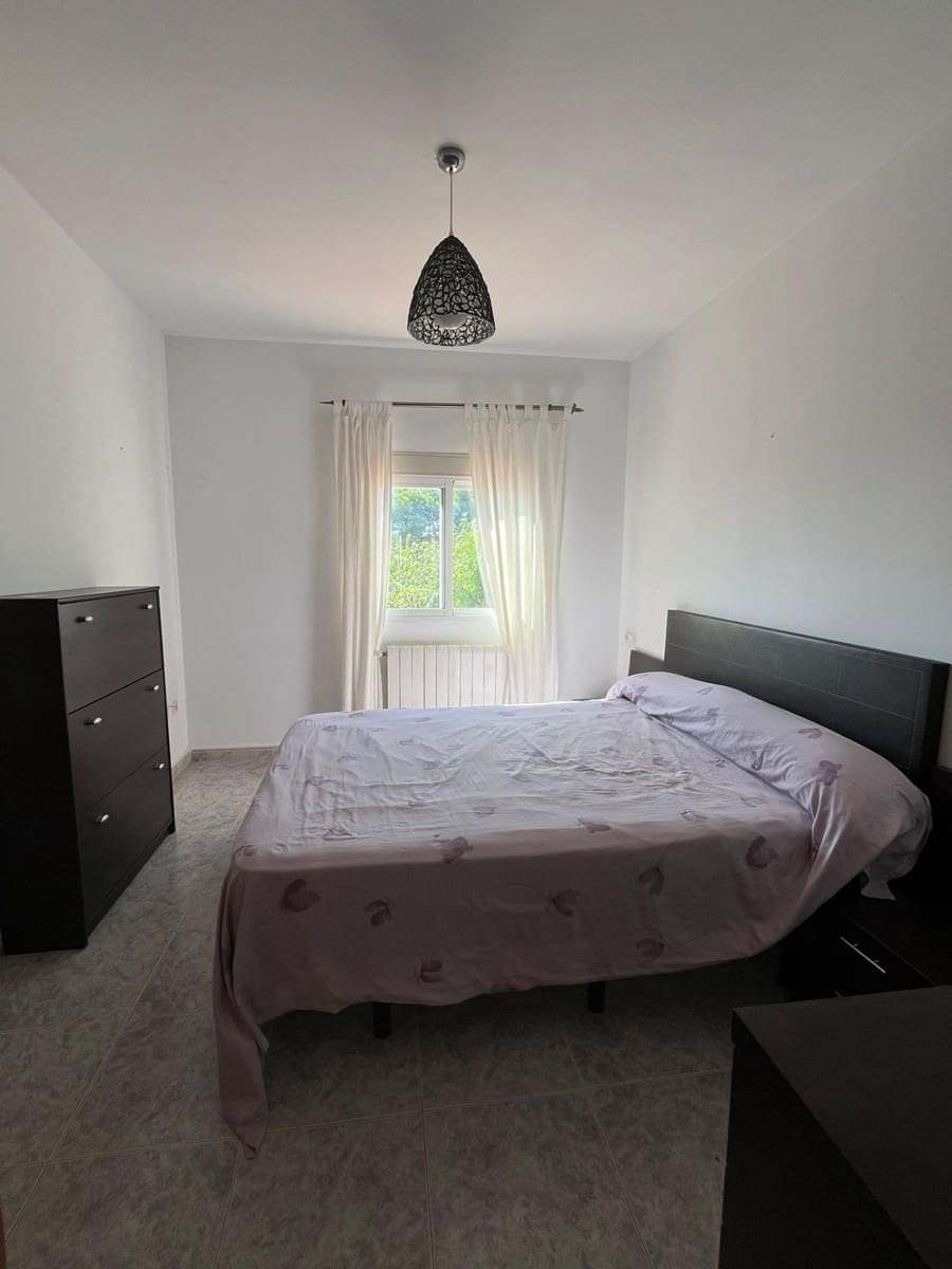4 bedroom Terraced Villa for sale in Serra with garage - € 275,000 (Ref: 7994764)