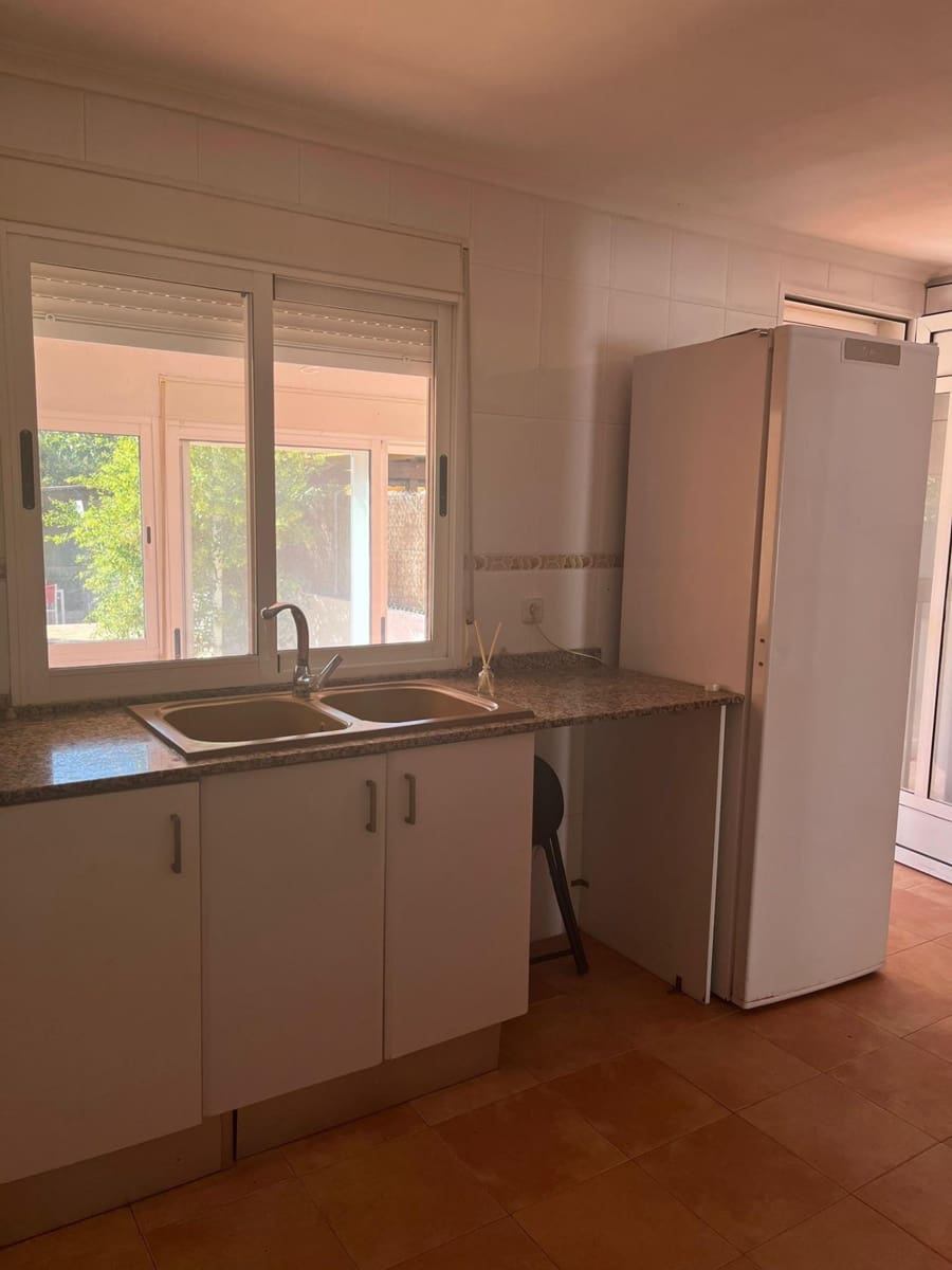 4 bedroom Terraced Villa for sale in Serra with garage - € 275,000 (Ref: 7994764)