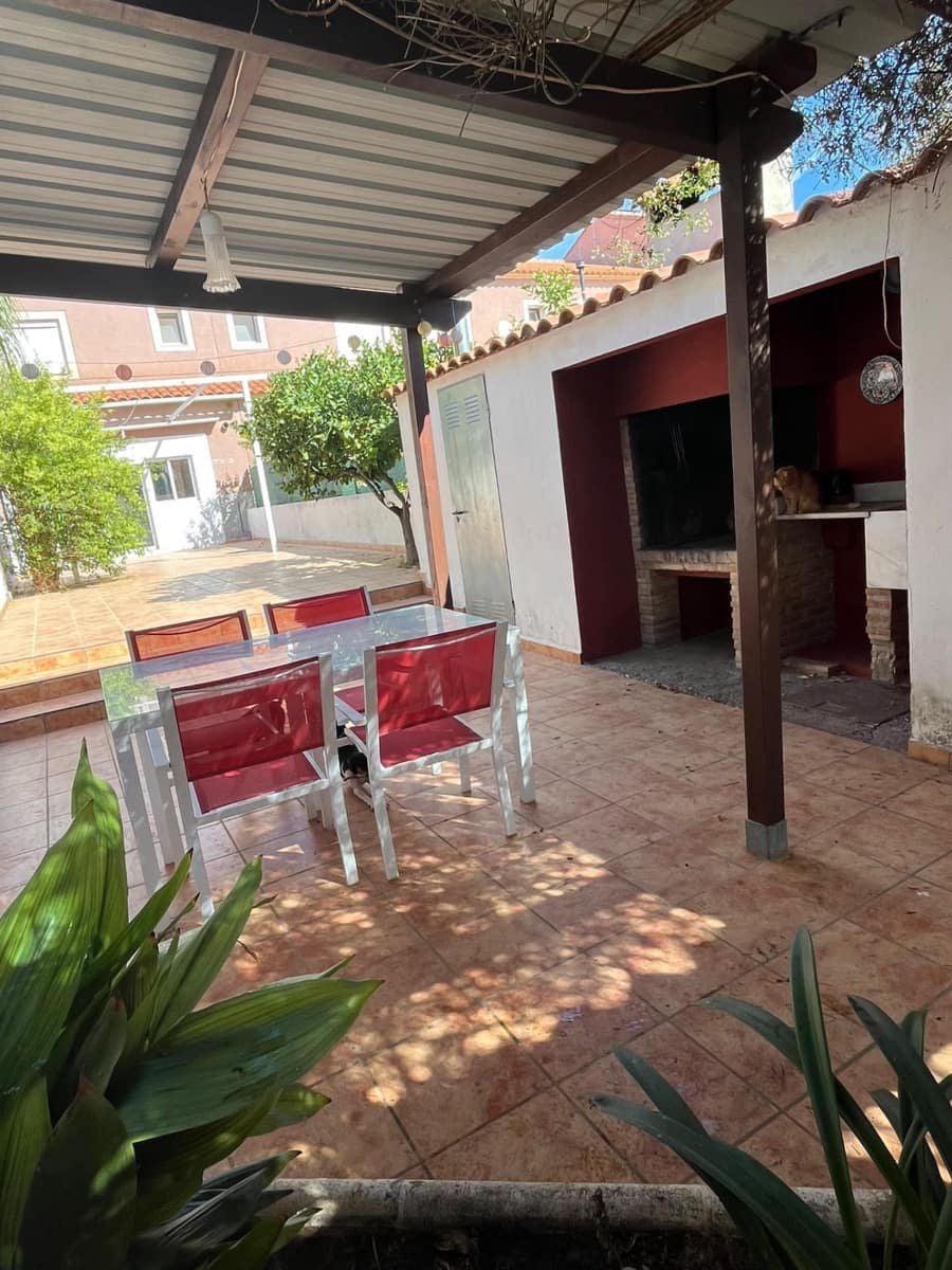 4 bedroom Terraced Villa for sale in Serra with garage - € 275,000 (Ref: 7994764)