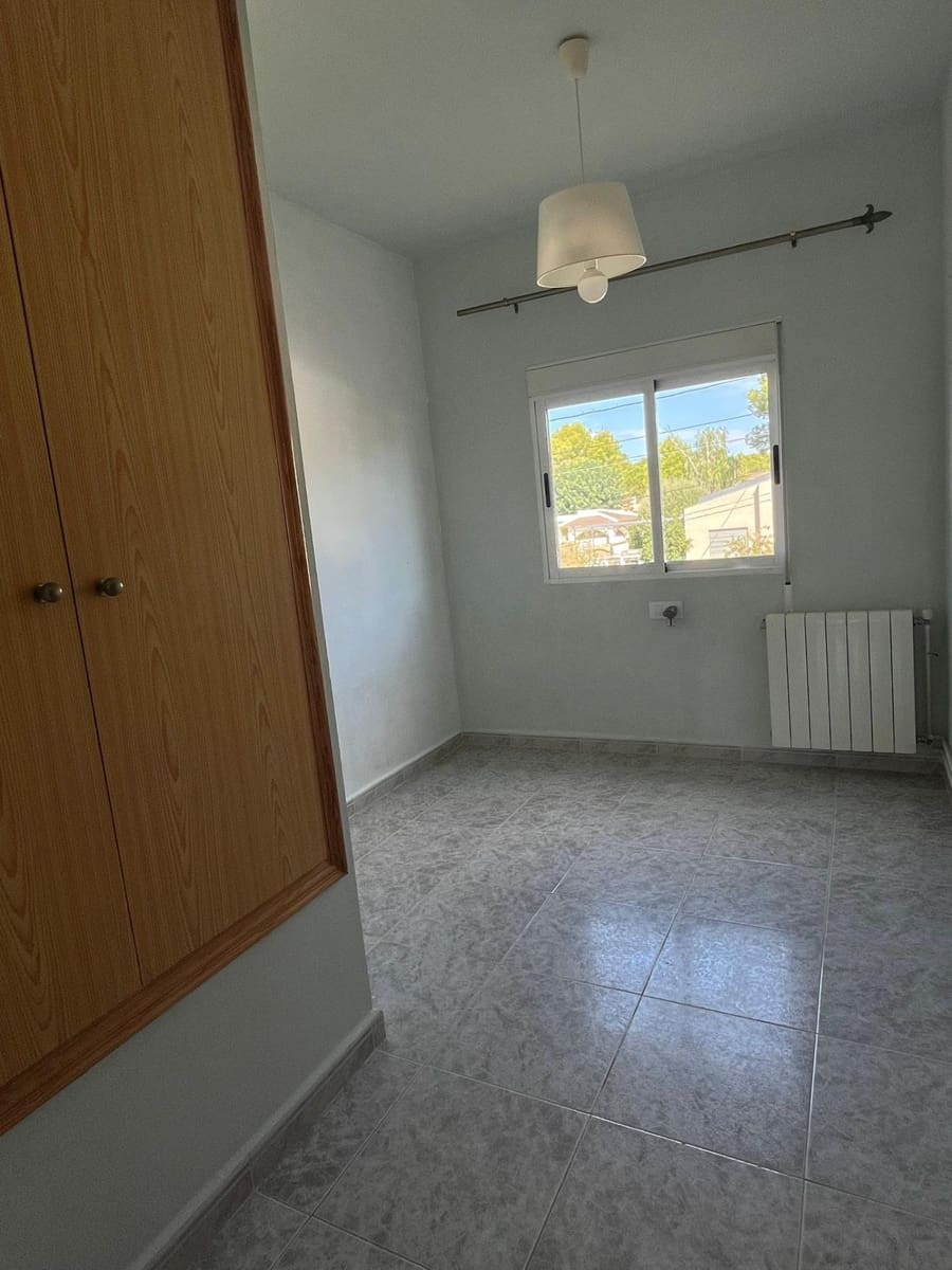 4 bedroom Terraced Villa for sale in Serra with garage - € 275,000 (Ref: 7994764)