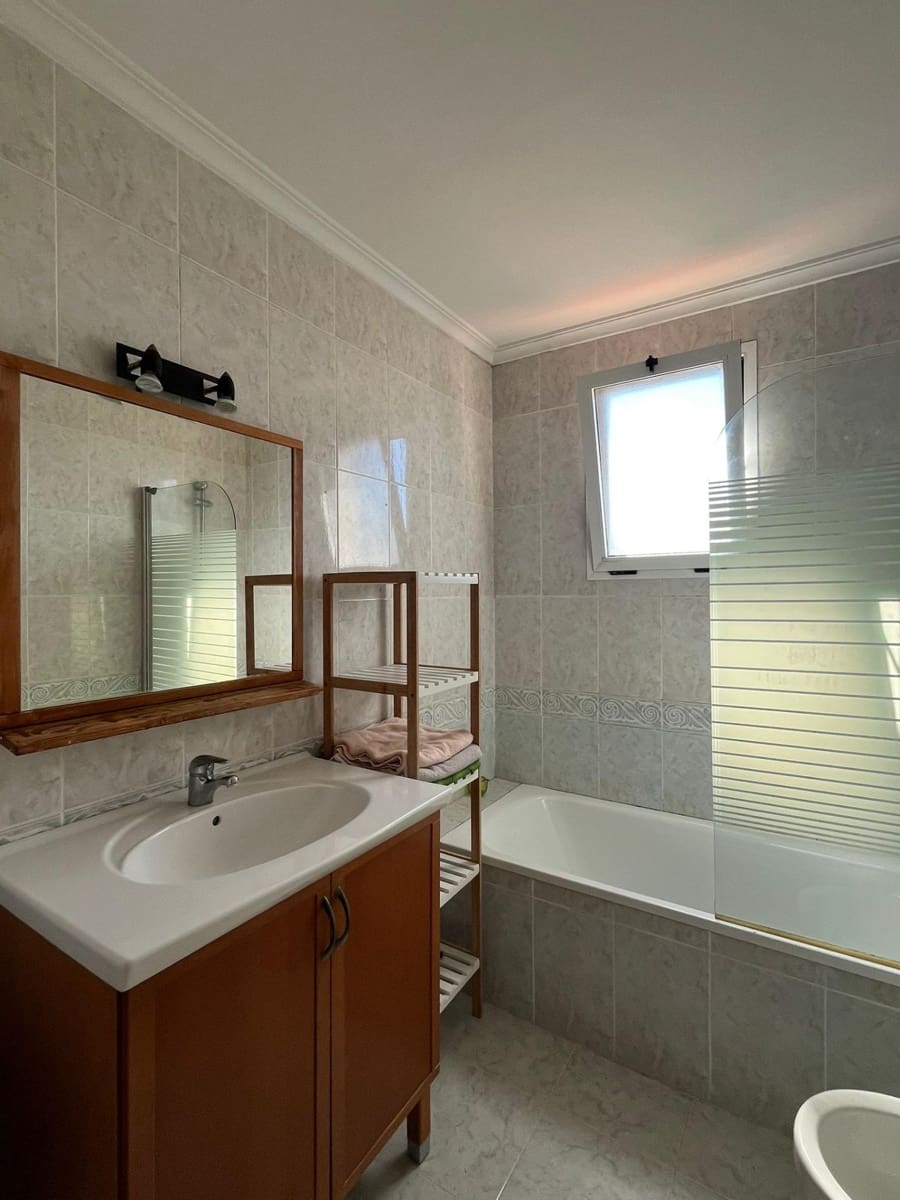 4 bedroom Terraced Villa for sale in Serra with garage - € 275,000 (Ref: 7994764)