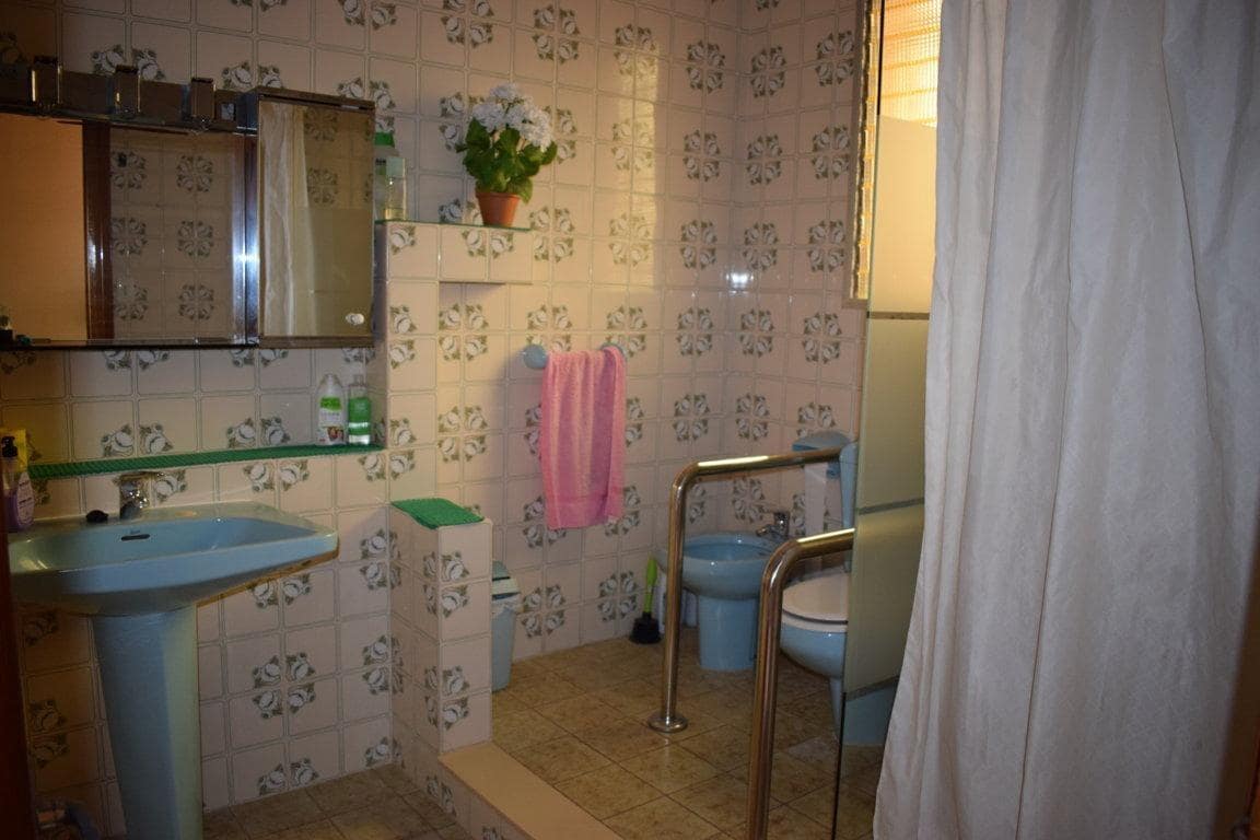 5 soverom Villa til salgs i Casinos med garasje - € 249 900 (Ref: 8101629)