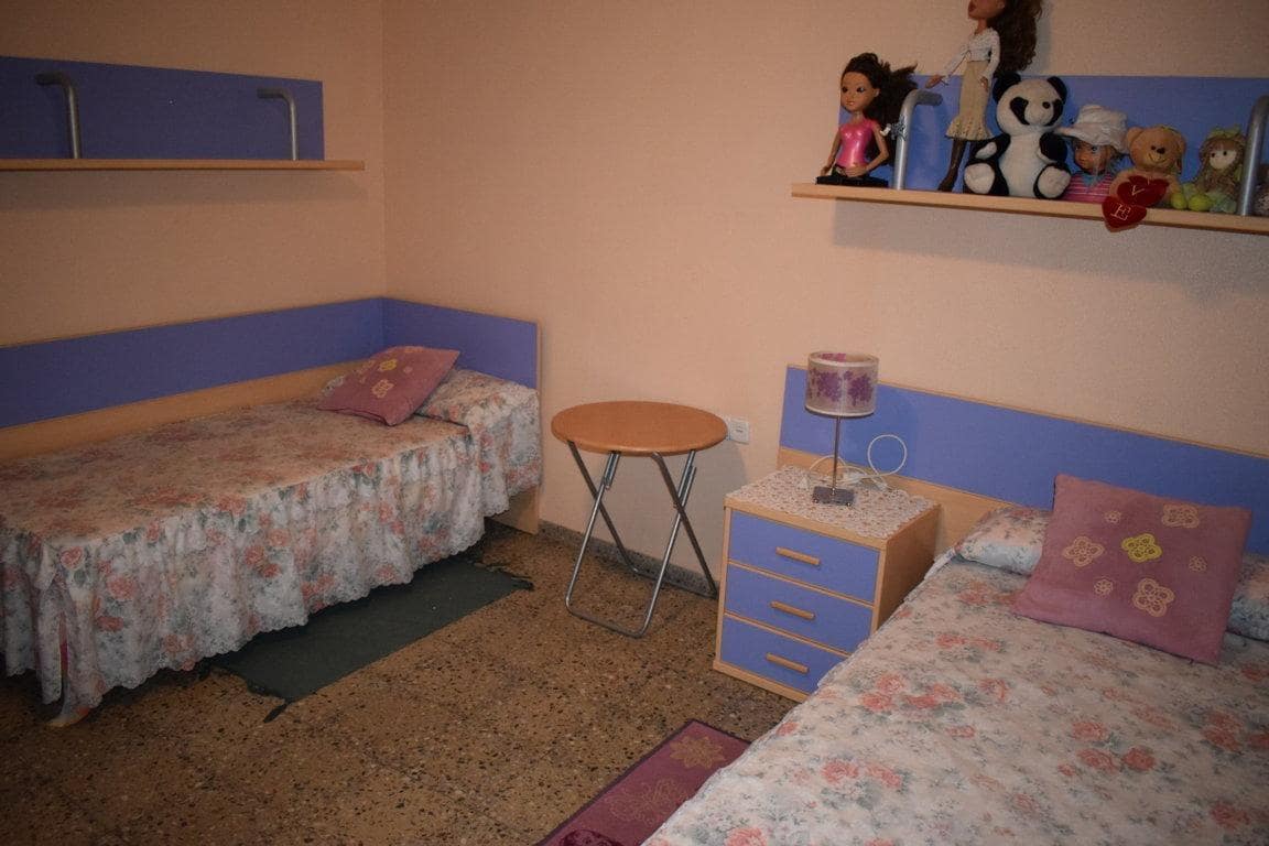 5 soverom Villa til salgs i Casinos med garasje - € 249 900 (Ref: 8101629)