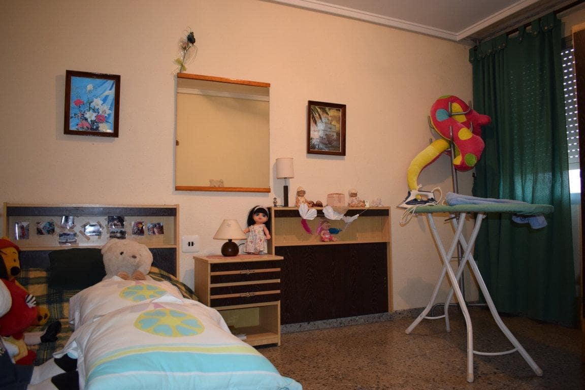 5 soverom Villa til salgs i Casinos med garasje - € 249 900 (Ref: 8101629)