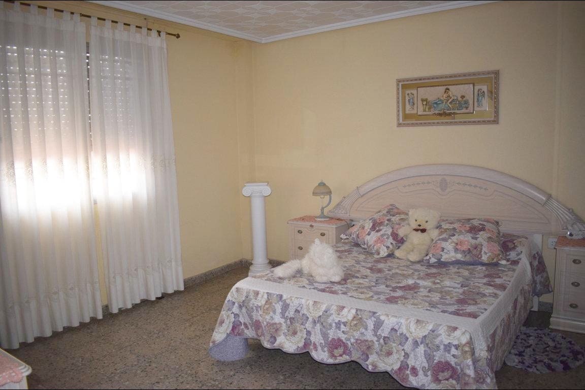 5 soverom Villa til salgs i Casinos med garasje - € 249 900 (Ref: 8101629)