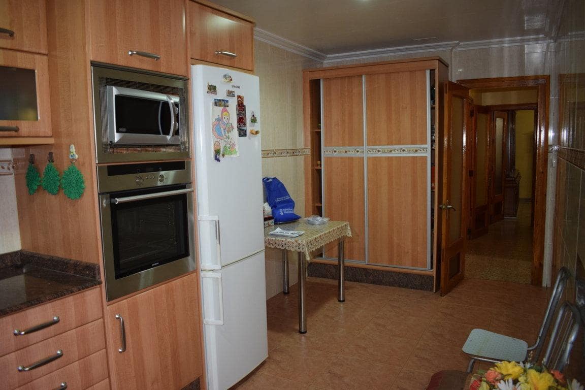 5 soverom Villa til salgs i Casinos med garasje - € 249 900 (Ref: 8101629)