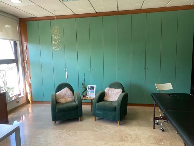 Office for sale in Torrent - € 165,000 (Ref: 8244199)