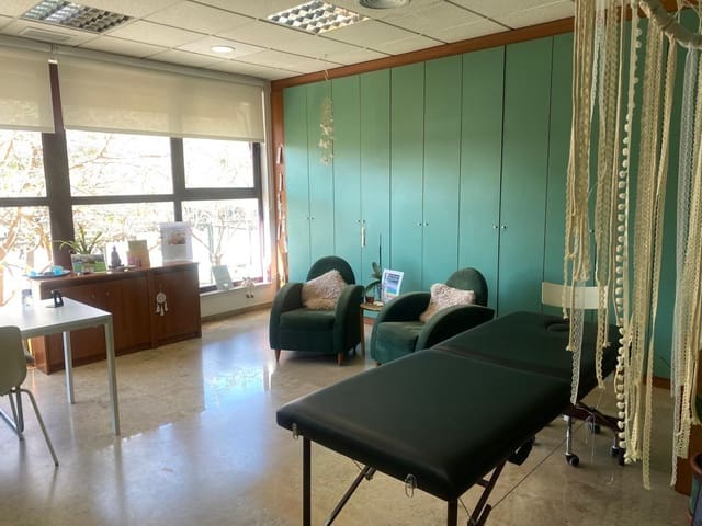 Office for sale in Torrent - € 165,000 (Ref: 8244199)