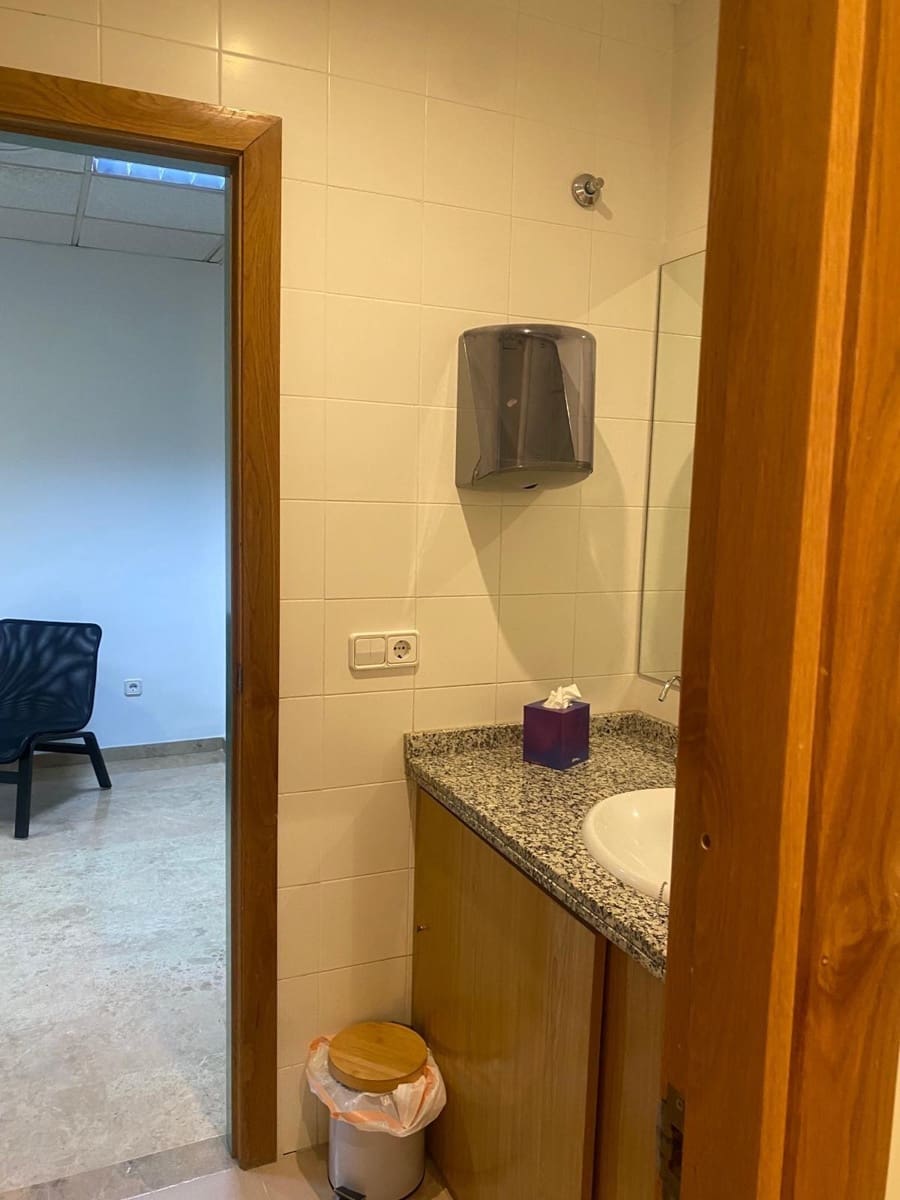 Bureau à vendre à Torrent - 165 000 € (Ref: 8244199)