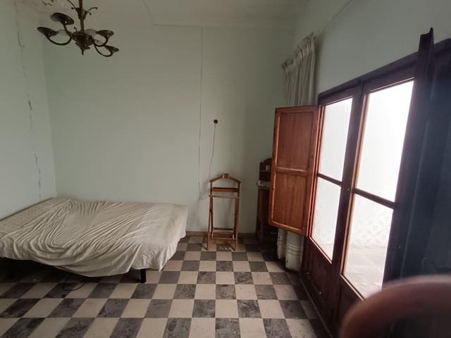 6 bedroom Townhouse for sale in Llíria - € 179,900 (Ref: 8670329)