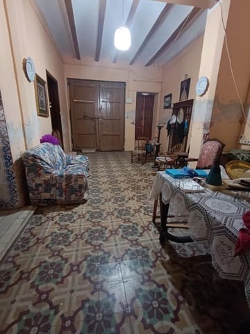 6 bedroom Townhouse for sale in Llíria - € 179,900 (Ref: 8670329)