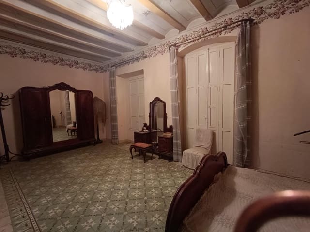 6 bedroom Townhouse for sale in Llíria - € 179,900 (Ref: 8670329)