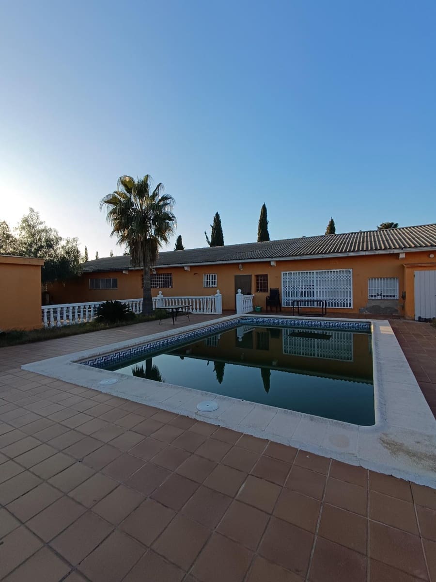 7 soveværelse Finca/Landehus til salg i Lliria med swimmingpool garage - € 490.000 (Ref: 8847651)