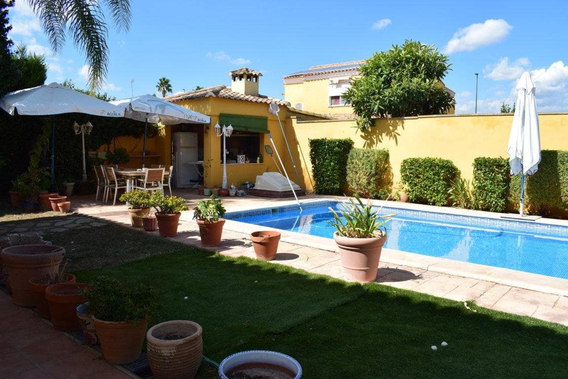 4 soverom Villa til salgs i Lliria med svømmebasseng garasje - € 399 000 (Ref: 9301215)