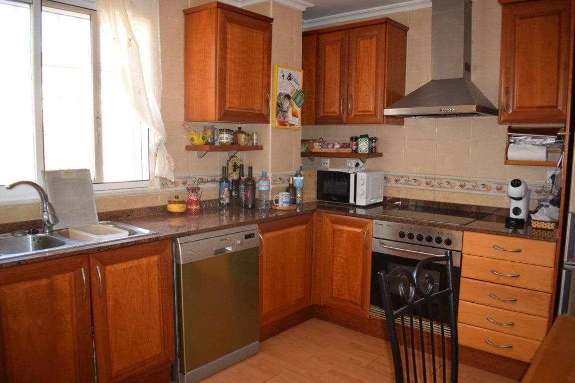 4 soverom Villa til salgs i Lliria med svømmebasseng garasje - € 399 000 (Ref: 9301215)