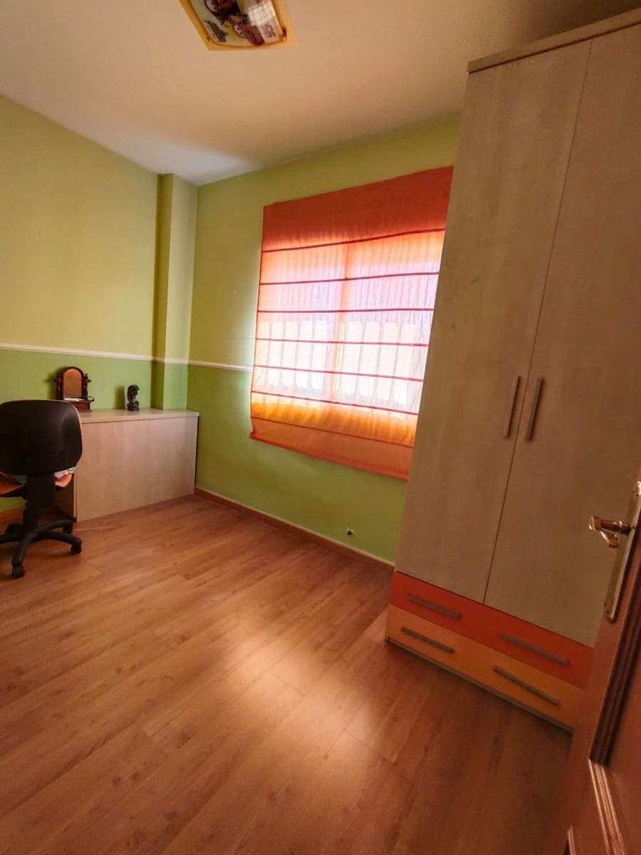 4 soverom Villa til salgs i Lliria med svømmebasseng garasje - € 399 000 (Ref: 9301215)