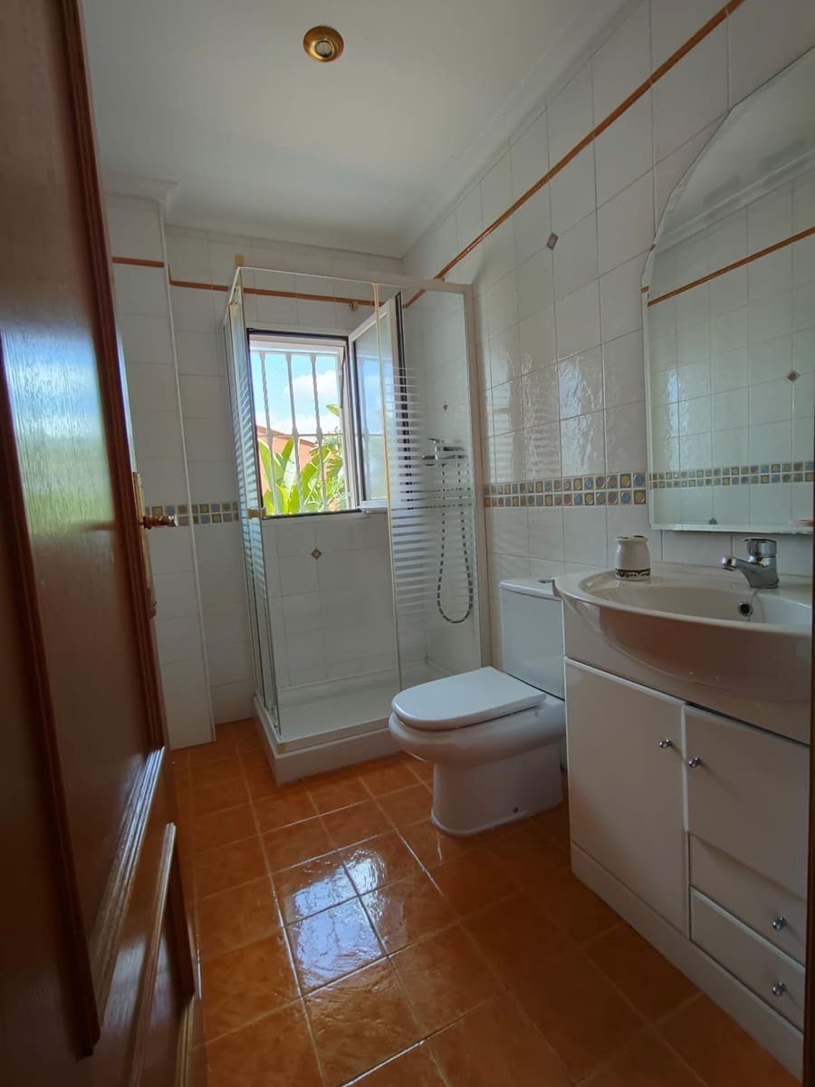 4 soverom Villa til salgs i Lliria med svømmebasseng garasje - € 399 000 (Ref: 9301215)