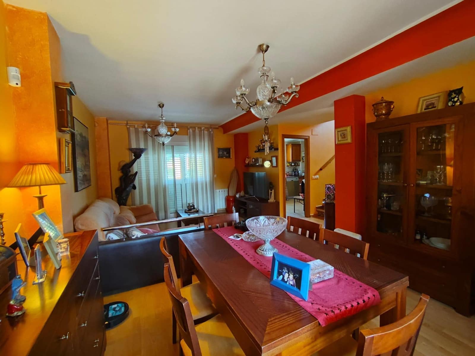 4 soverom Villa til salgs i Lliria med svømmebasseng garasje - € 399 000 (Ref: 9301215)