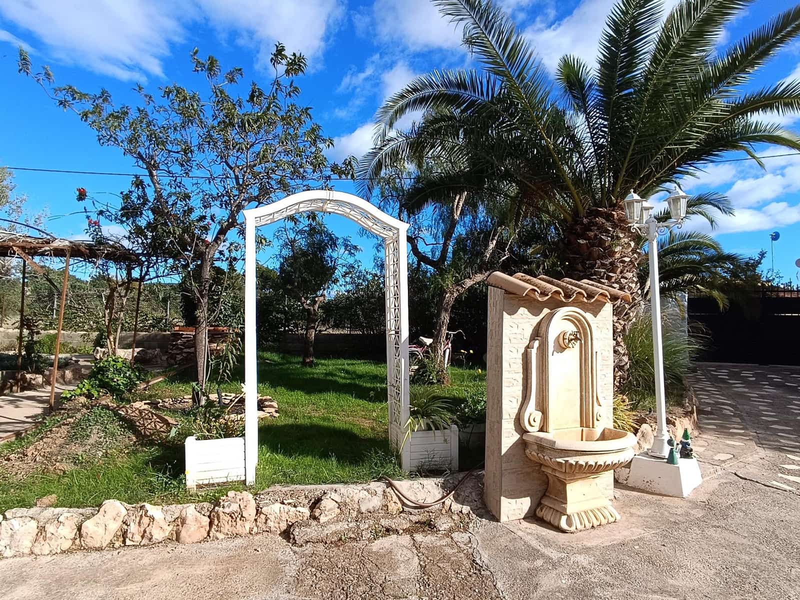 2 slaapkamer Villa te koop in Lliria met zwembad - € 215.000 (Ref: 9385479)