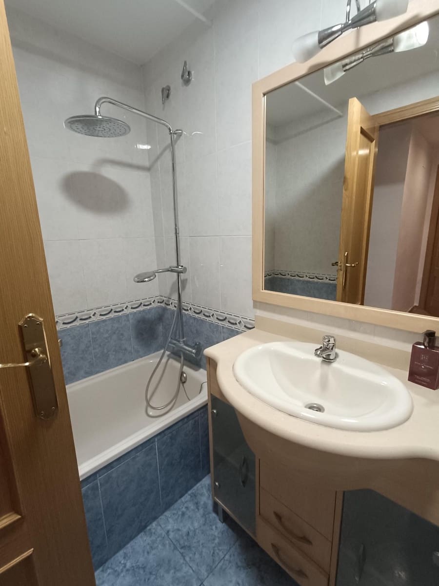 3 makuuhuone Asunto myytävänä paikassa Lliria mukana 
autotalli - 198 000 € (Ref: 9496361)