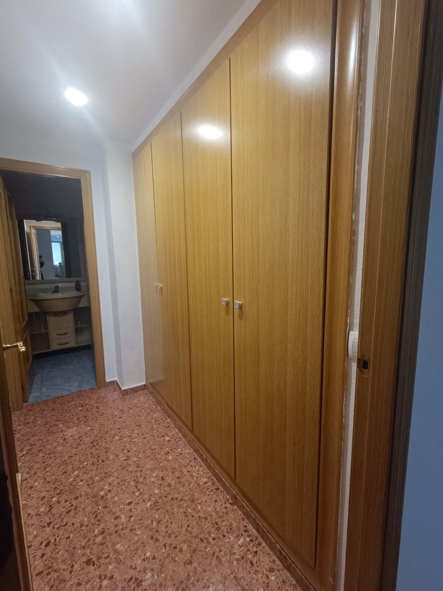 3 makuuhuone Asunto myytävänä paikassa Lliria mukana 
autotalli - 198 000 € (Ref: 9496361)