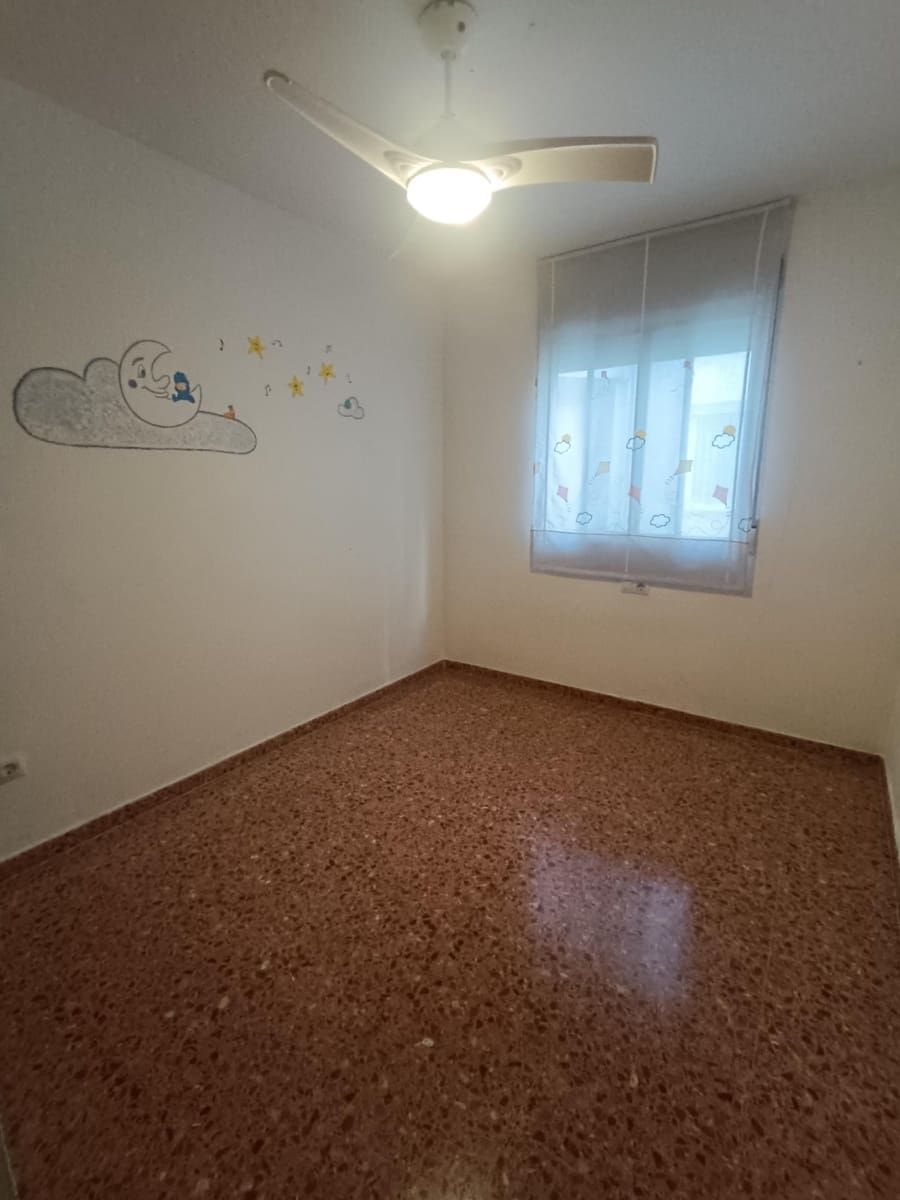 3 makuuhuone Asunto myytävänä paikassa Lliria mukana 
autotalli - 198 000 € (Ref: 9496361)