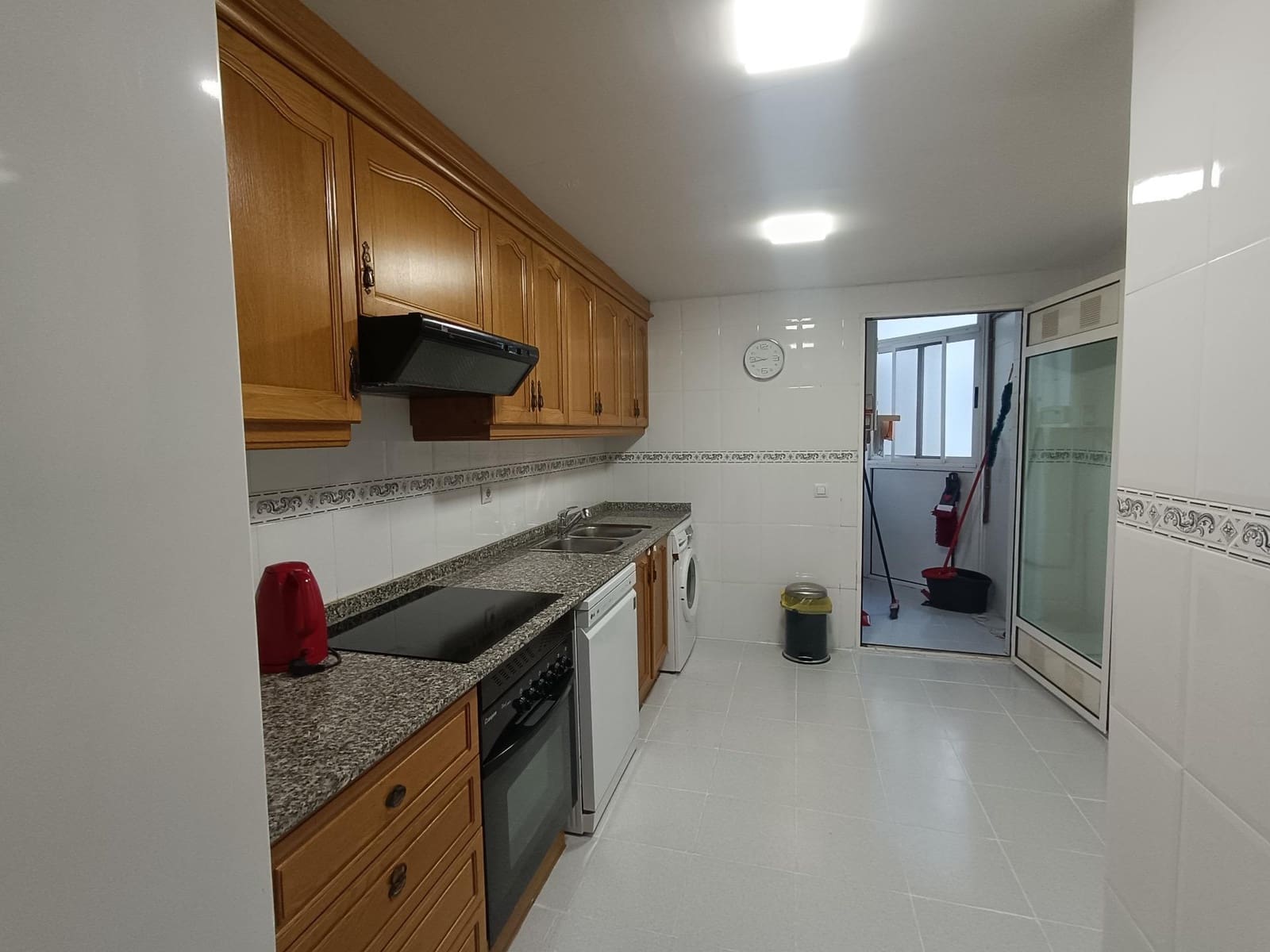 3 makuuhuone Asunto myytävänä paikassa Lliria mukana 
autotalli - 198 000 € (Ref: 9496361)