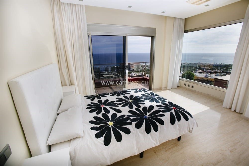 3 bedroom Villa for sale in San Agustin with pool garage - € 1,700,000 (Ref: 10130841)