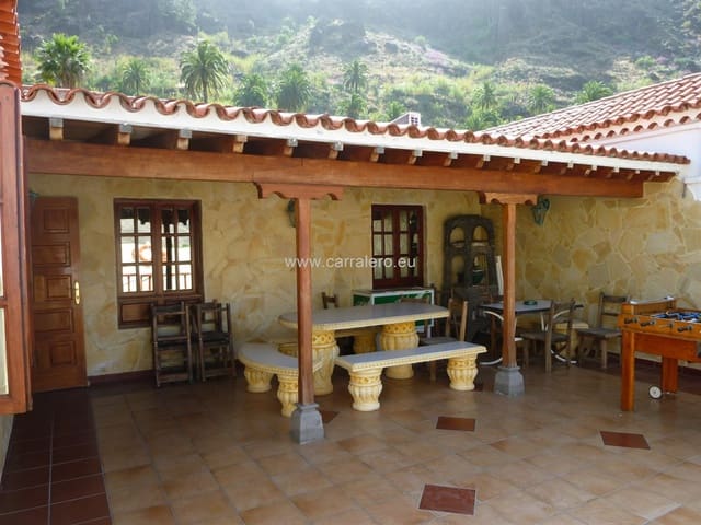4 soveværelse Finca/Landehus til salg i Fataga, San Bartolomé de Tirajana med swimmingpool garage - € 490.000 (Ref: 4422250)