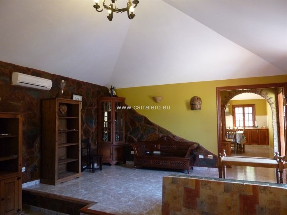 4 soveværelse Finca/Landehus til salg i Fataga med swimmingpool garage - € 490.000 (Ref: 4422250)