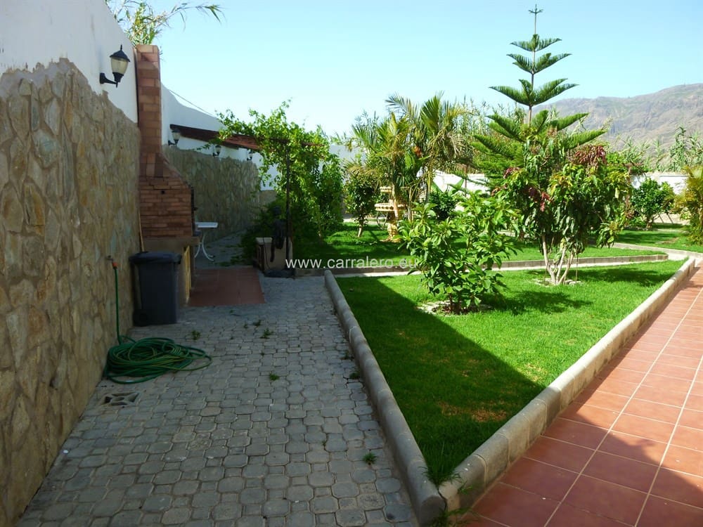 4 soveværelse Finca/Landehus til salg i Fataga med swimmingpool garage - € 490.000 (Ref: 4422250)