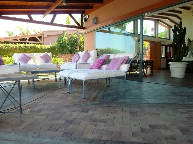 3 bedroom Villa for sale in Salobre Golf, San Bartolomé de Tirajana with pool garage - € 2,150,000 (Ref: 4606077)