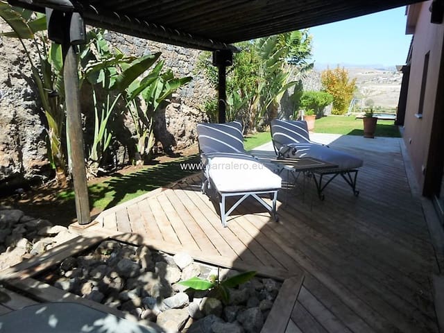 3 bedroom Villa for sale in Salobre Golf, San Bartolomé de Tirajana with pool garage - € 2,150,000 (Ref: 4606077)