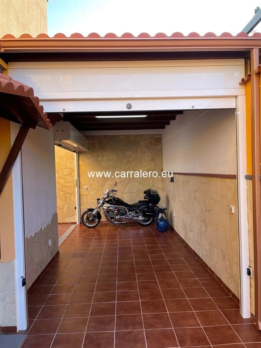 4 soveværelse Semi-Rækkehus til salg i Castillo del Romeral med garage - € 449.000 (Ref: 8796682)