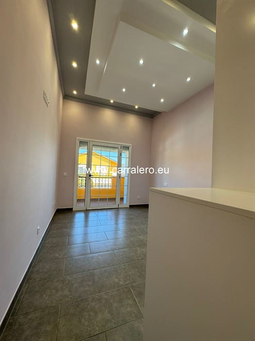 4 soveværelse Semi-Rækkehus til salg i Castillo del Romeral med garage - € 449.000 (Ref: 8796682)