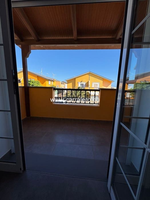 4 soveværelse Semi-Rækkehus til salg i Castillo del Romeral med garage - € 449.000 (Ref: 8796682)