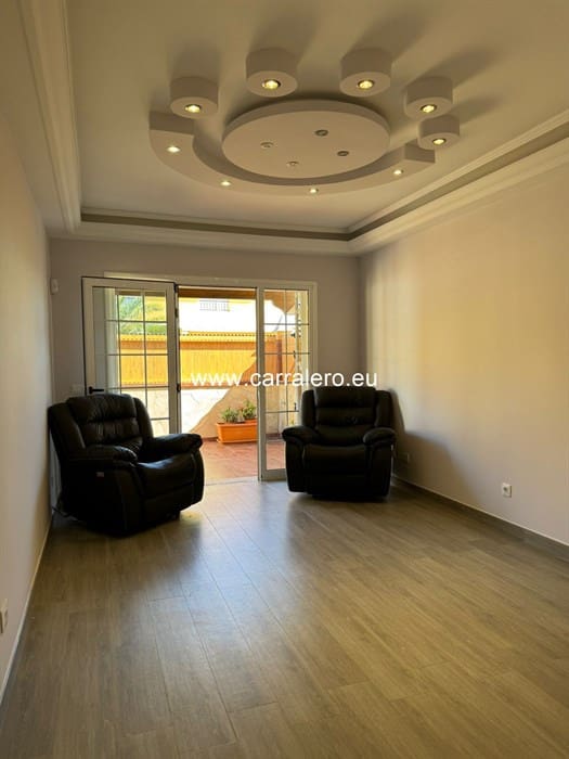 4 soveværelse Semi-Rækkehus til salg i Castillo del Romeral med garage - € 449.000 (Ref: 8796682)