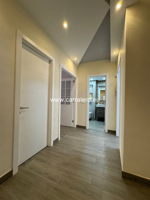 4 soveværelse Semi-Rækkehus til salg i Castillo del Romeral med garage - € 449.000 (Ref: 8796682)