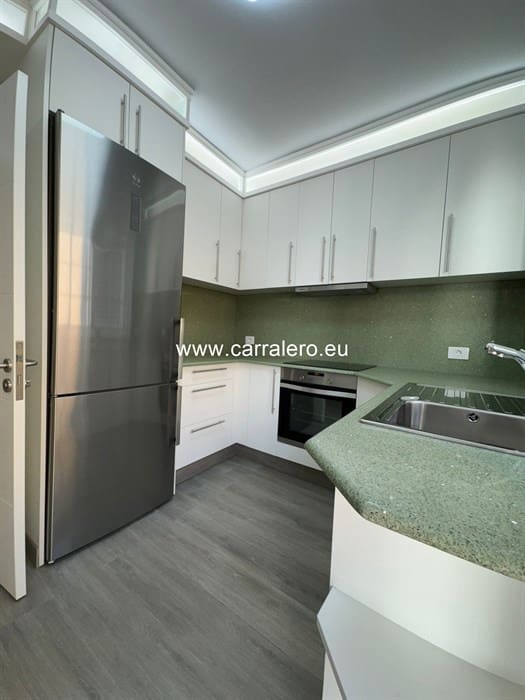 4 soveværelse Semi-Rækkehus til salg i Castillo del Romeral med garage - € 449.000 (Ref: 8796682)