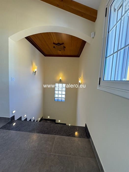 4 soveværelse Semi-Rækkehus til salg i Castillo del Romeral med garage - € 449.000 (Ref: 8796682)