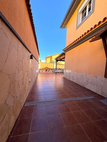 4 bedroom Semi-detached Villa for sale in Castillo del Romeral, San Bartolomé de Tirajana with garage - € 449,000 (Ref: 8796682)