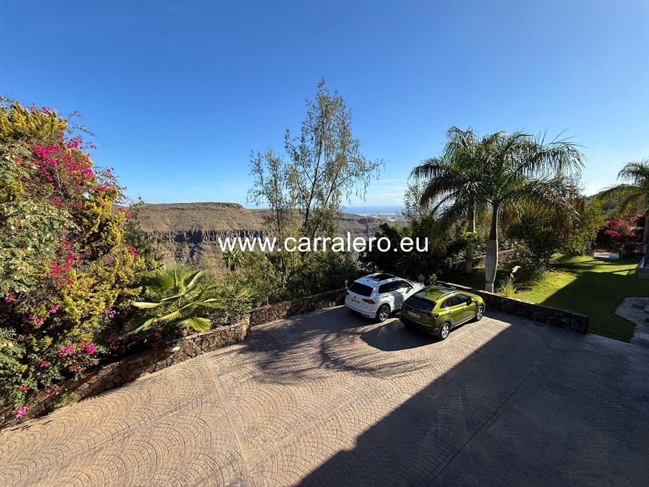 7 slaapkamer Villa te koop in Monte Leon met zwembad garage - € 2.290.000 (Ref: 9075572)