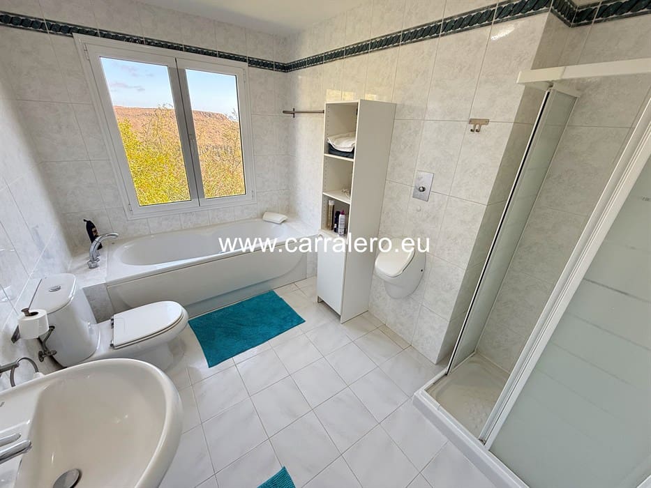 7 slaapkamer Villa te koop in Monte Leon met zwembad garage - € 2.290.000 (Ref: 9075572)