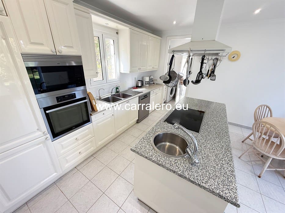 7 slaapkamer Villa te koop in Monte Leon met zwembad garage - € 2.290.000 (Ref: 9075572)